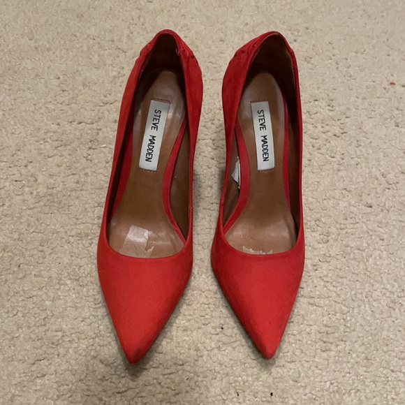 Red heels - Picture 2 of 5